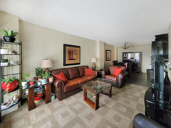 Calgary 2 bedrooms Condo Unit for rent. Property photo: 551024-2