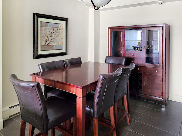 Calgary 2 bedrooms Condo Unit for rent. Property photo: 551024-3