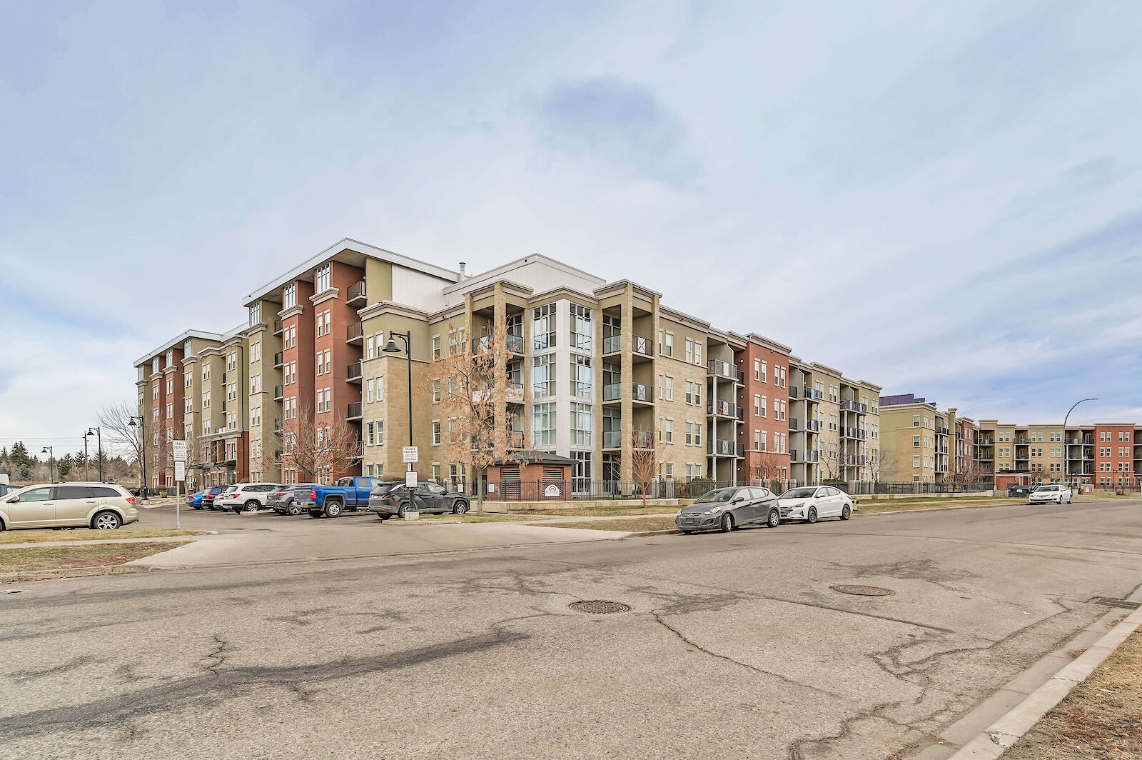 Calgary 2 + Den bedrooms Condo Unit for rent. Property photo: 551233-1
