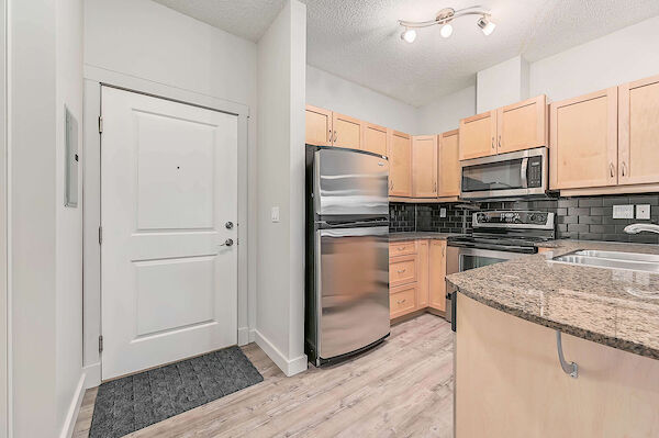 Calgary 2 + Den bedrooms Condo Unit for rent. Property photo: 551233-3