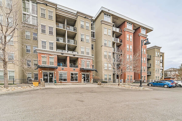 Calgary 2 + Den bedrooms Condo Unit for rent. Property photo: 551233-2