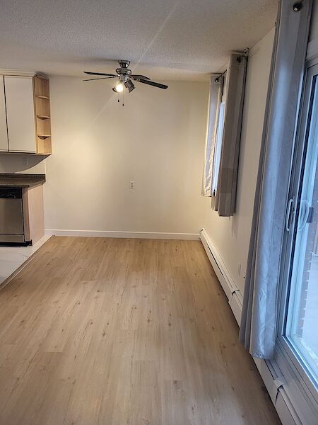 Calgary 2 bedrooms Condo Unit for rent. Property photo: 552132-3