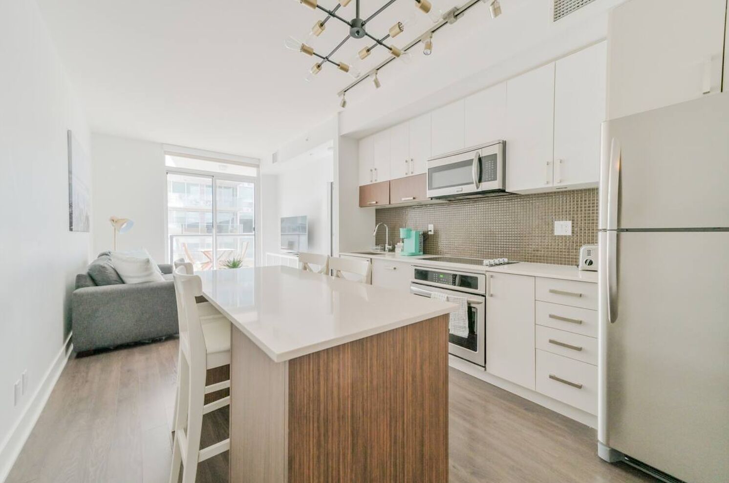 Calgary 2 bedrooms Condo Unit for rent. Property photo: 552734-1