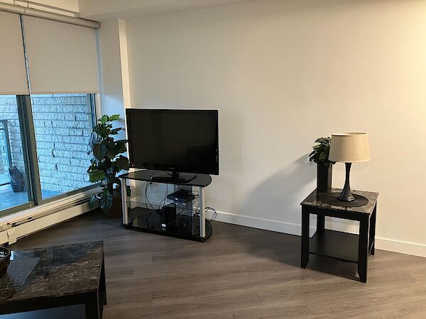 Calgary 1 bedroom Condo Unit for rent. Property photo: 553178-3
