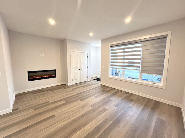 Calgary 3 bedrooms Duplex for rent. Property photo: 553569-2