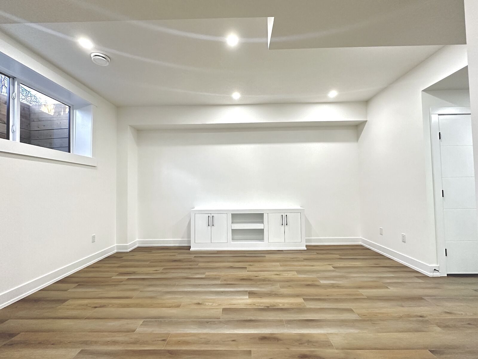 Calgary 2 bedrooms Basement for rent. Property photo: 553592-1