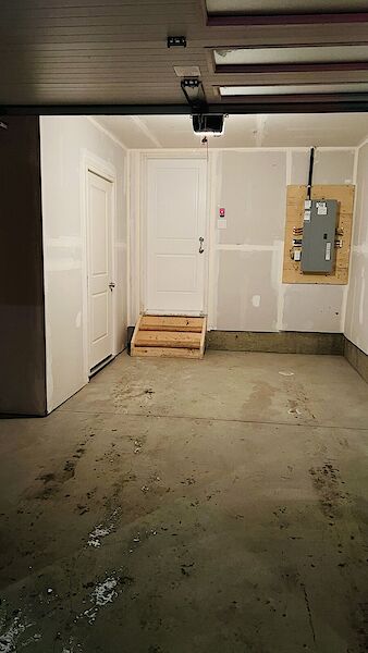 Edmonton 2 + Den bedrooms Townhouse for rent. Property photo: 553812-3