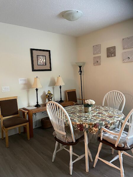 Calgary 1 bedroom Room For Rent for rent. Property photo: 553978-2