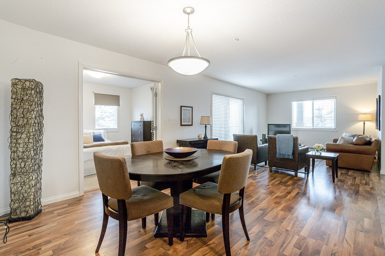 Edmonton 3 bedrooms Condo Unit for rent. Property photo: 554185-1