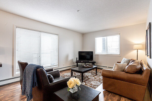 Edmonton 3 bedrooms Condo Unit for rent. Property photo: 554185-2