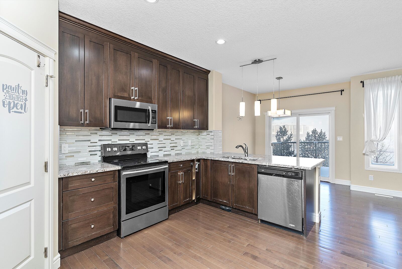 Edmonton 3 bedrooms Duplex for rent. Property photo: 554520-1