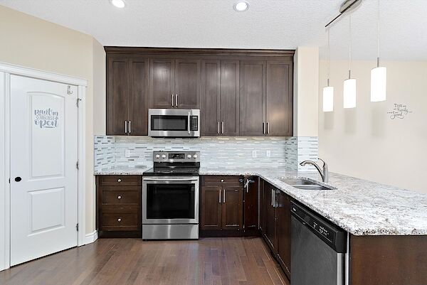 Edmonton 3 bedrooms Duplex for rent. Property photo: 554520-2