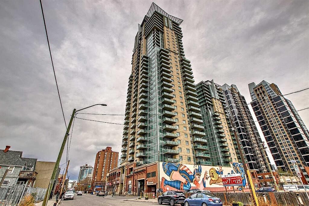 Calgary 2 bedrooms Condo Unit for rent. Property photo: 555641-1