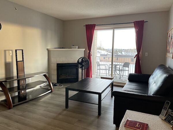 Calgary 2 bedrooms Condo Unit for rent. Property photo: 555976-2