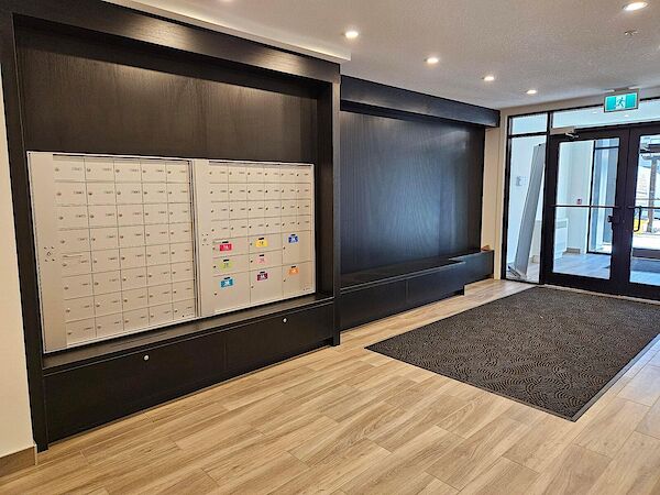 Security+Building Calgary 2 bedrooms House for rent. Property photo: 556640-2