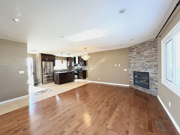 Calgary 2 bedrooms Main Floor for rent. Property photo: 557020-3