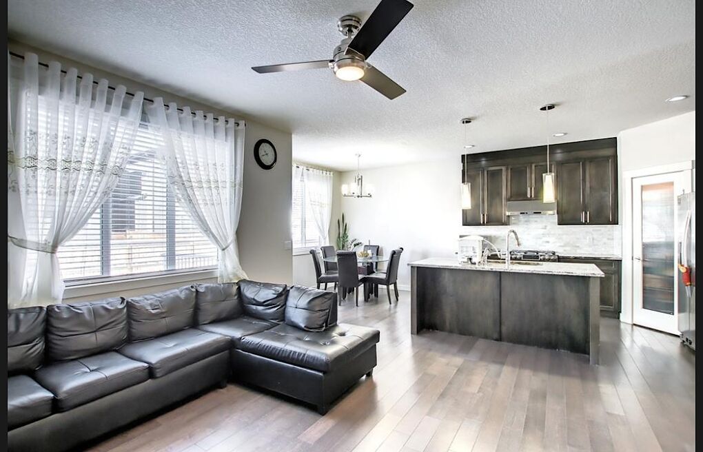 Airdrie 3 + Den bedrooms Main Floor for rent. Property photo: 557215-1
