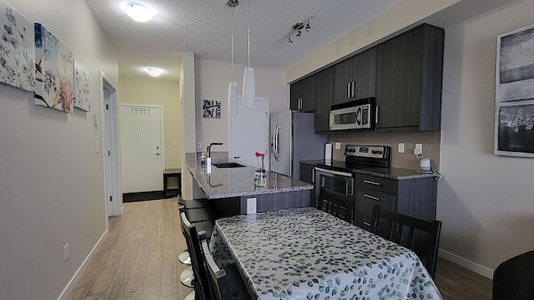 Calgary 2 bedrooms Condo Unit for rent. Property photo: 557449-2