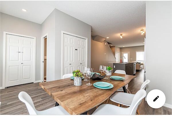 Edmonton 3 + Den bedrooms Main Floor for rent. Property photo: 557596-2