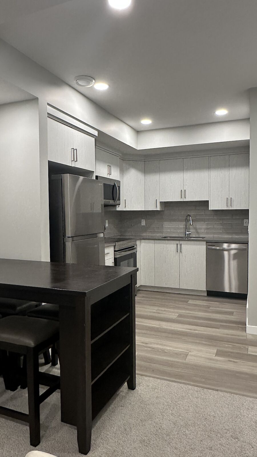 Calgary 2 bedrooms Basement for rent. Property photo: 557598-1