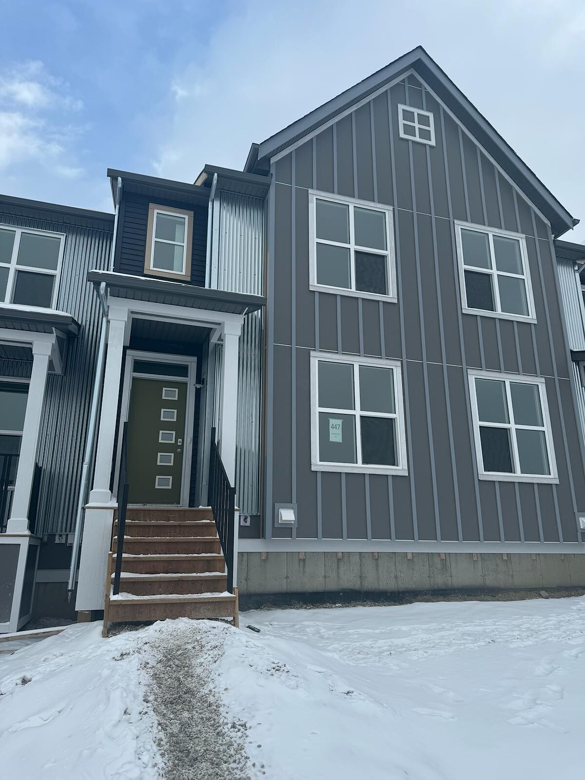 Calgary 3 bedrooms Townhouse for rent. Property photo: 557684-1