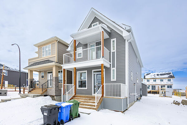 Calgary 3 + Den bedrooms Main Floor for rent. Property photo: 557770-2