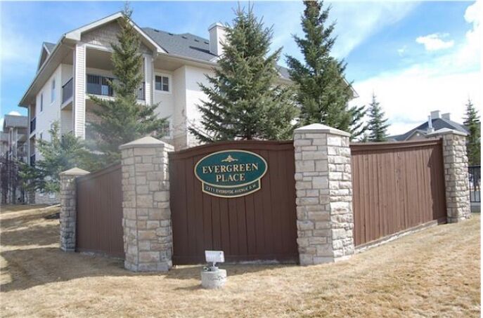 Calgary 2 bedrooms Condo Unit for rent. Property photo: 557995-1
