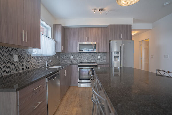 Calgary 2 bedrooms Condo Unit for rent. Property photo: 558034-3