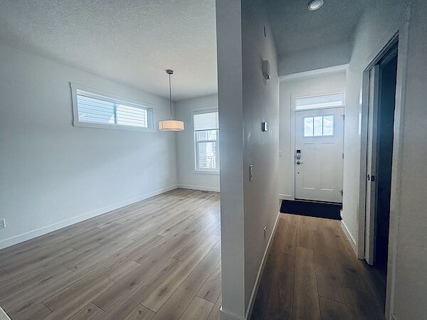 Calgary 3 bedrooms Duplex for rent. Property photo: 558535-3