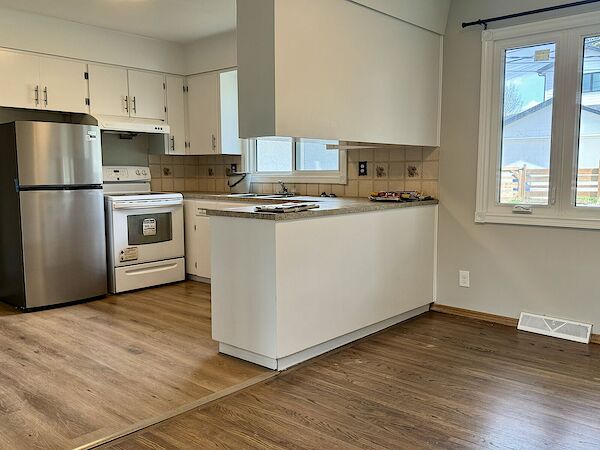 Calgary 5 bedrooms House for rent. Property photo: 558686-3