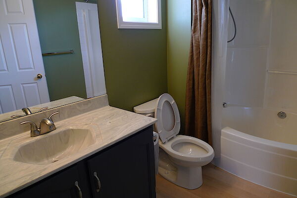 Calgary 4 bedrooms House for rent. Property photo: 559005-3