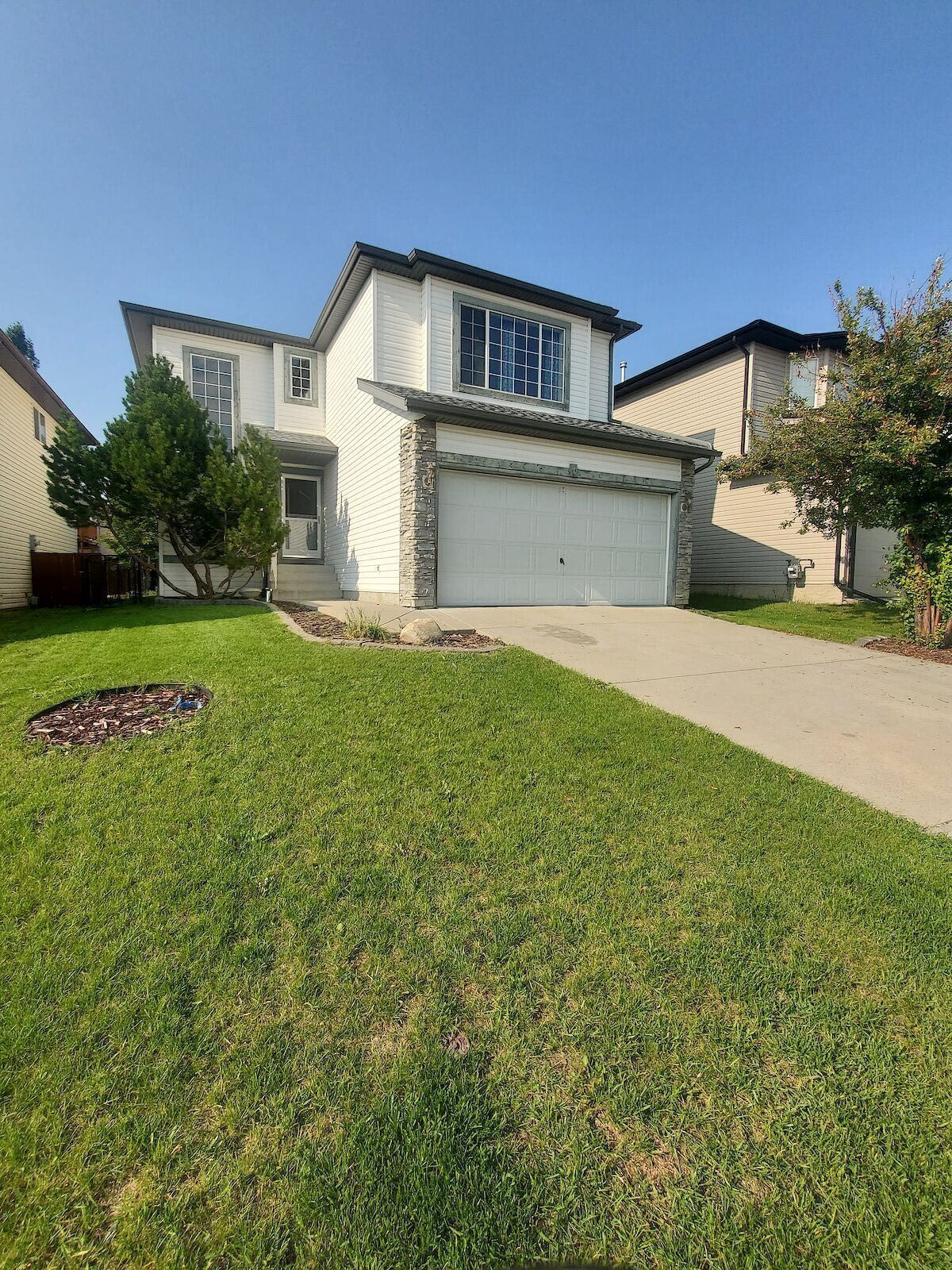 Calgary 4 bedrooms Room For Rent for rent. Property photo: 559051-1