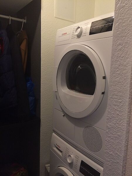 Calgary 2 bedrooms Condo Unit for rent. Property photo: 559335-2