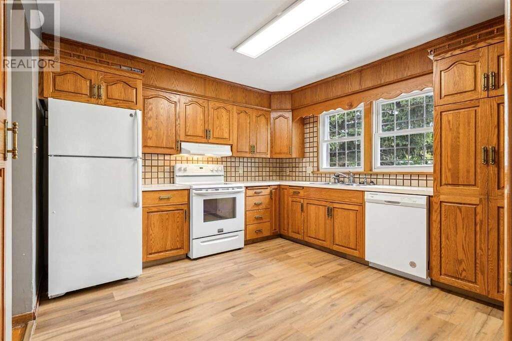 Calgary 5 + Den bedrooms House for rent. Property photo: 559649-1