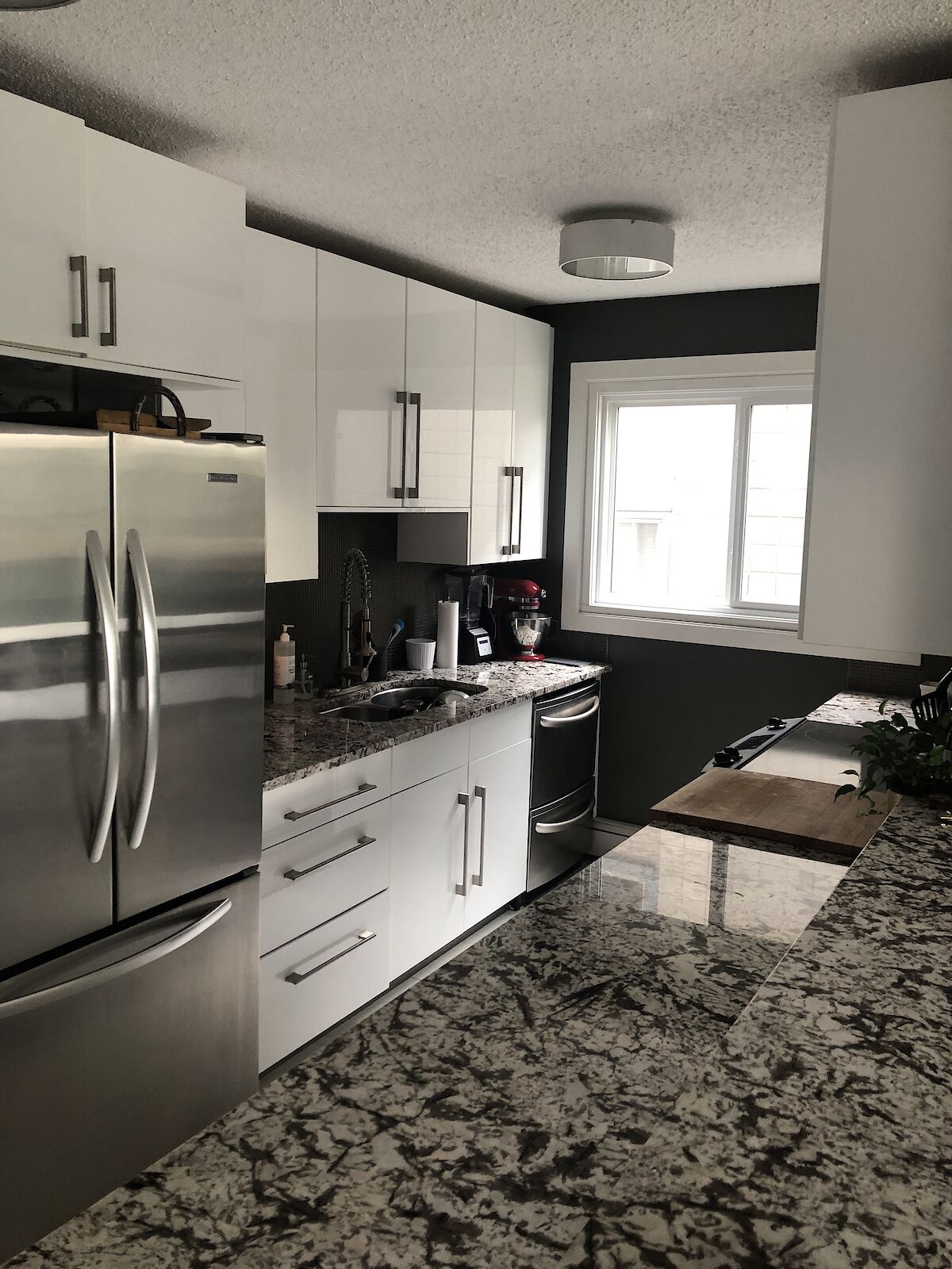 Calgary 2 bedrooms Condo Unit for rent. Property photo: 560092-1