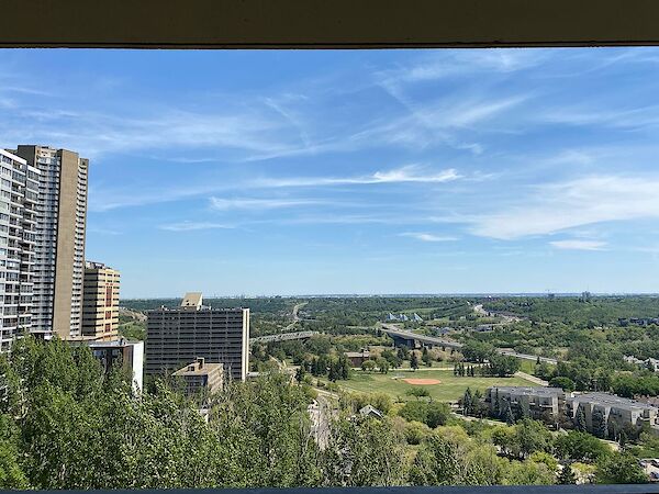 Edmonton 2 bedrooms Condo Unit for rent. Property photo: 560435-2