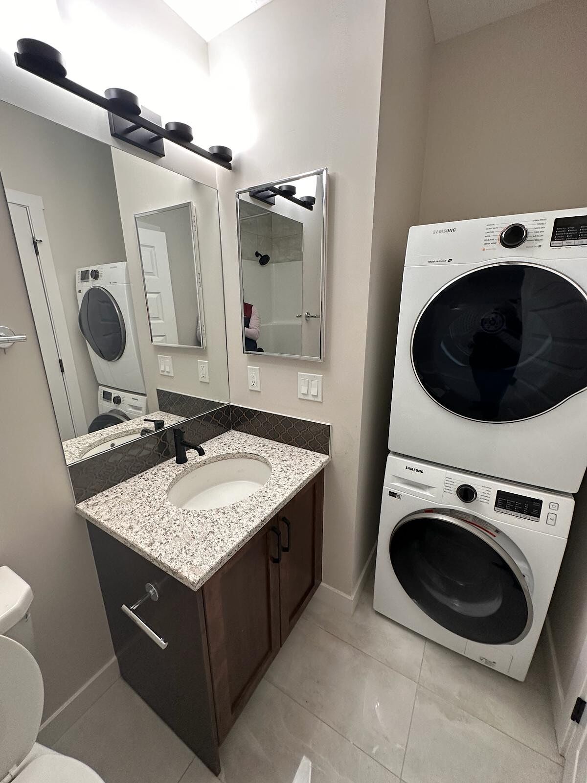 Calgary 2 bedrooms Basement for rent. Property photo: 560450-1