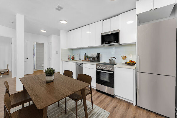 Toronto 2 bedrooms Apartment for rent. Property photo: 560595-2