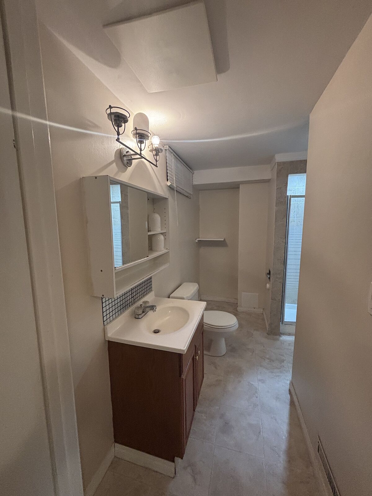 Calgary 1 bedroom Basement for rent. Property photo: 560793-1