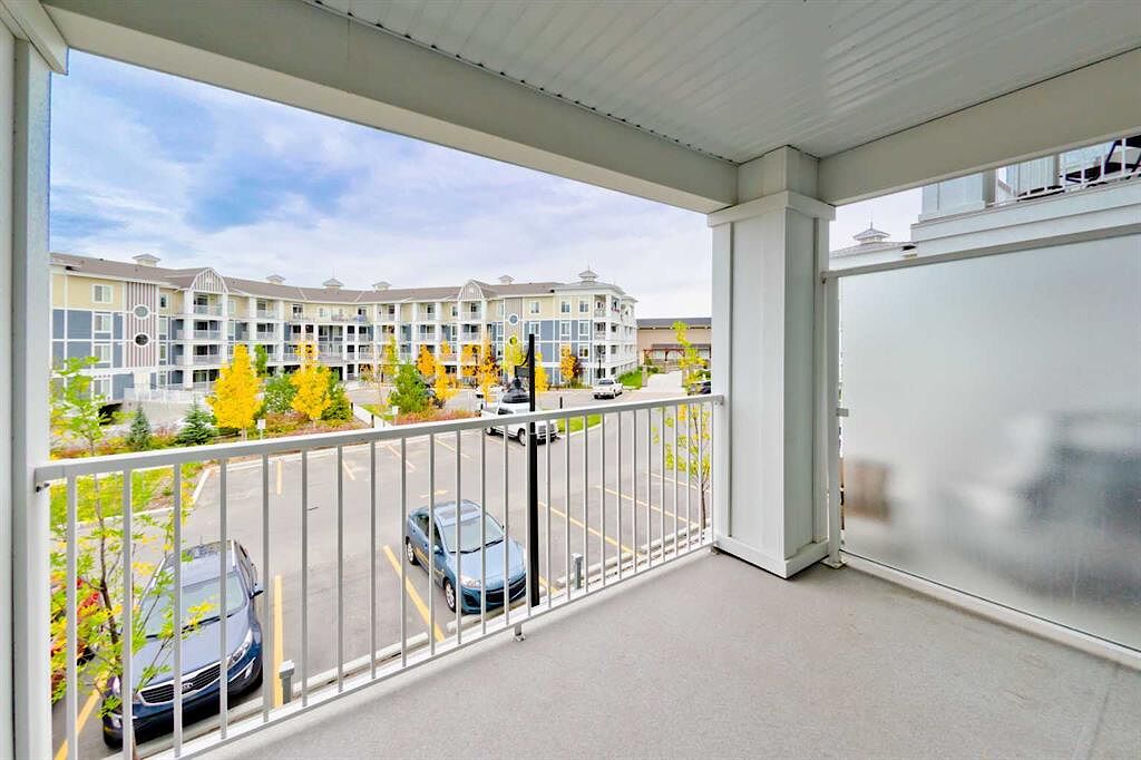 Calgary 2 bedrooms Condo Unit for rent. Property photo: 560836-1