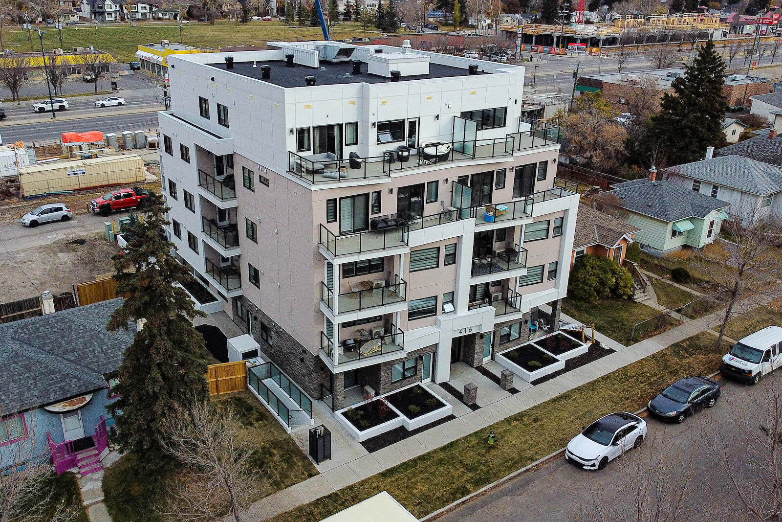 Calgary 2 bedrooms Condo Unit for rent. Property photo: 561014-1