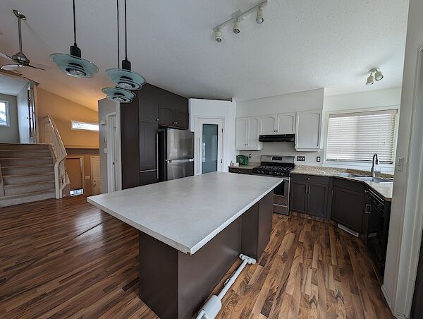 Edmonton 3 bedrooms House for rent. Property photo: 561045-3