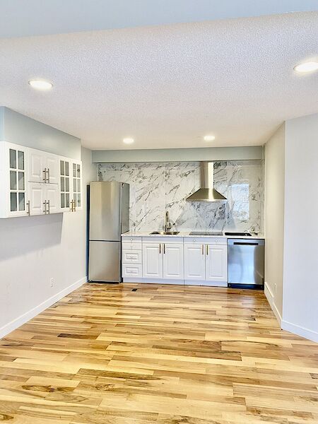Kitchen+and+dinning+area Calgary 2 bedrooms Room For Rent for rent. Property photo: 561061-3