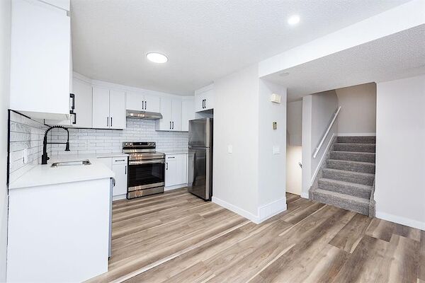 Calgary 2 bedrooms Townhouse for rent. Property photo: 561288-2