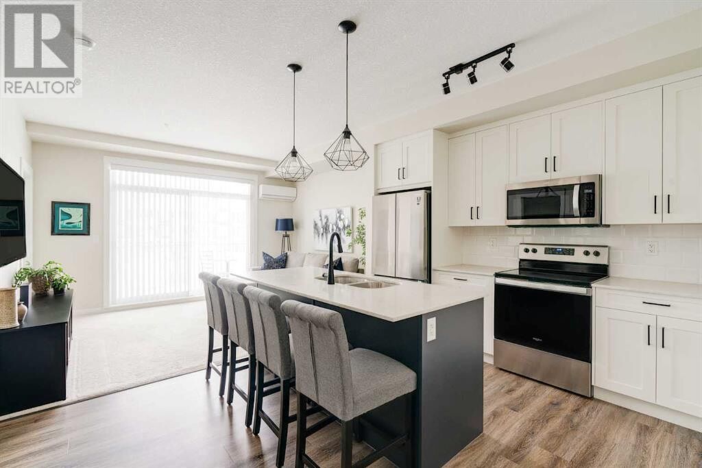 Calgary 2 bedrooms Condo Unit for rent. Property photo: 561731-1