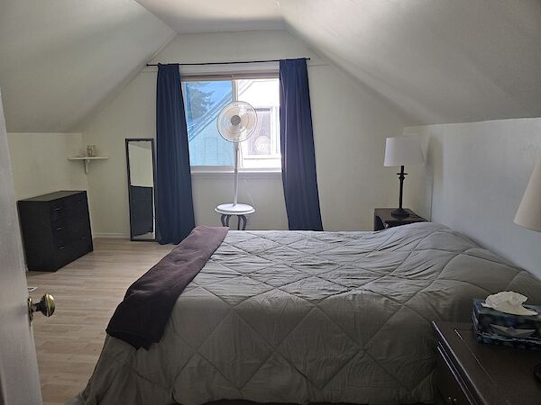 Edmonton 1 bedroom Room For Rent for rent. Property photo: 562204-2