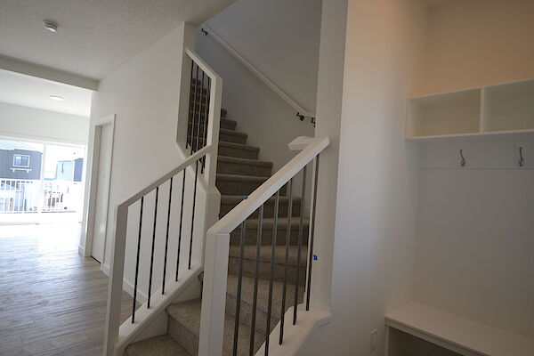 Cochrane 3 bedrooms Main Floor for rent. Property photo: 562604-3