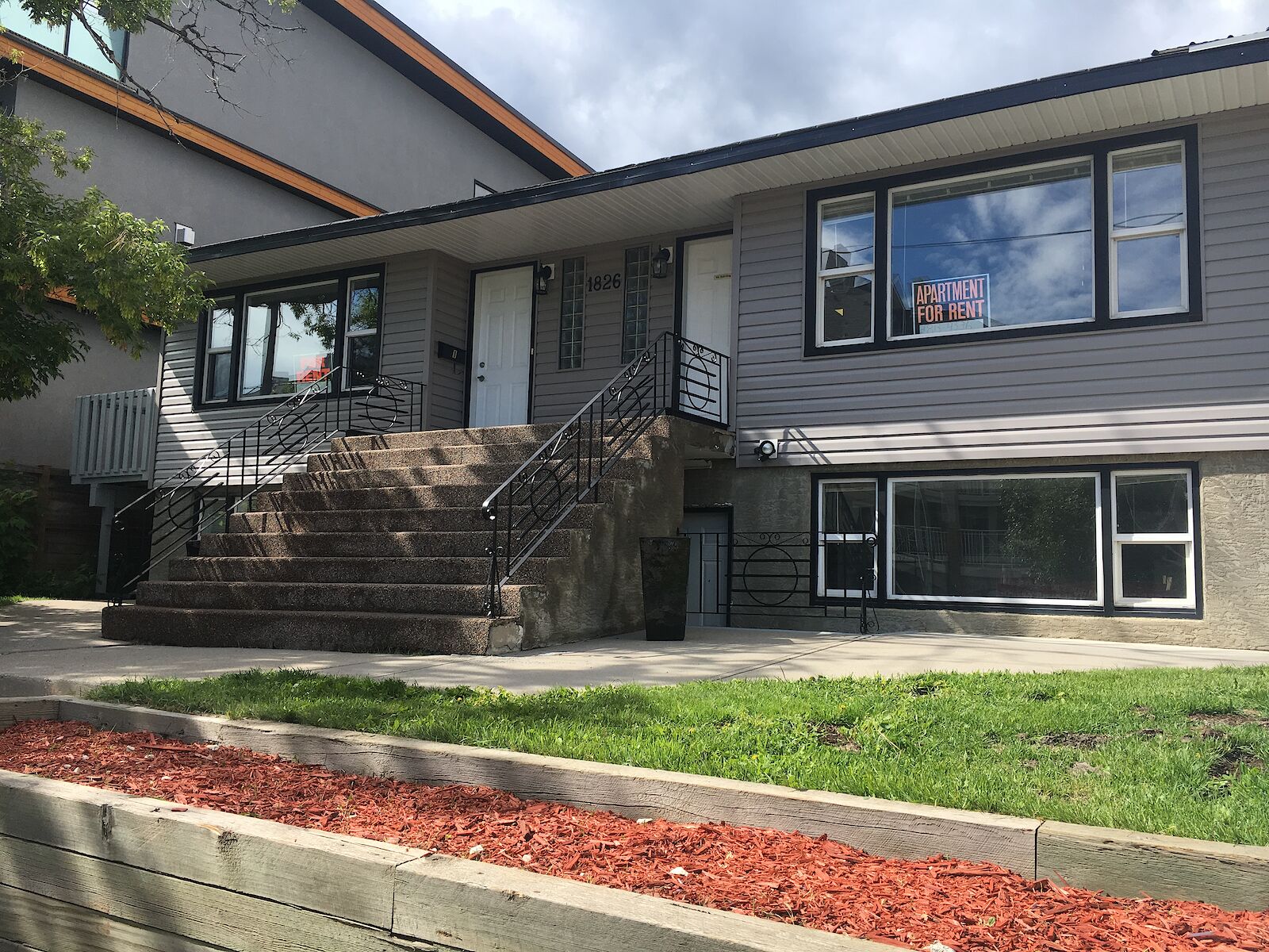 Calgary 2 bedrooms Condo Unit for rent. Property photo: 562862-1