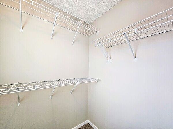 Edmonton 3 bedrooms House for rent. Property photo: 563105-2