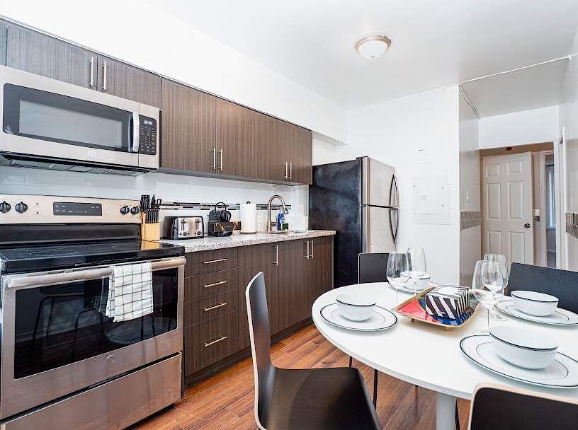 Toronto 2 bedrooms Apartment for rent. Property photo: 563195-1